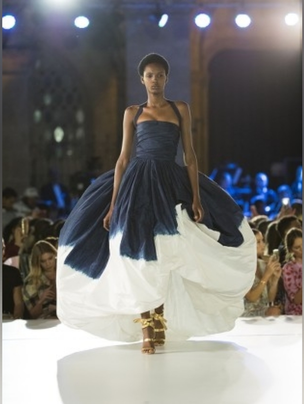 $6,890 OSCAR DE LA RENTA NEW SILK DIP-DYED BALL GOWN BLUE WHITE US 10 L